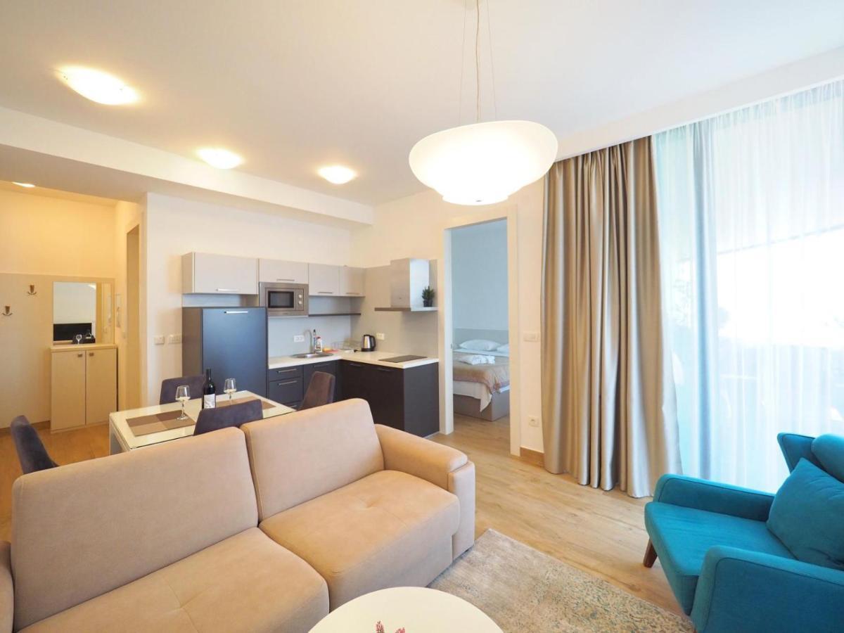 Montesa Royal Lägenhetshotell Budva
